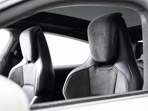 New 2025 Porsche Taycan GTS image 10