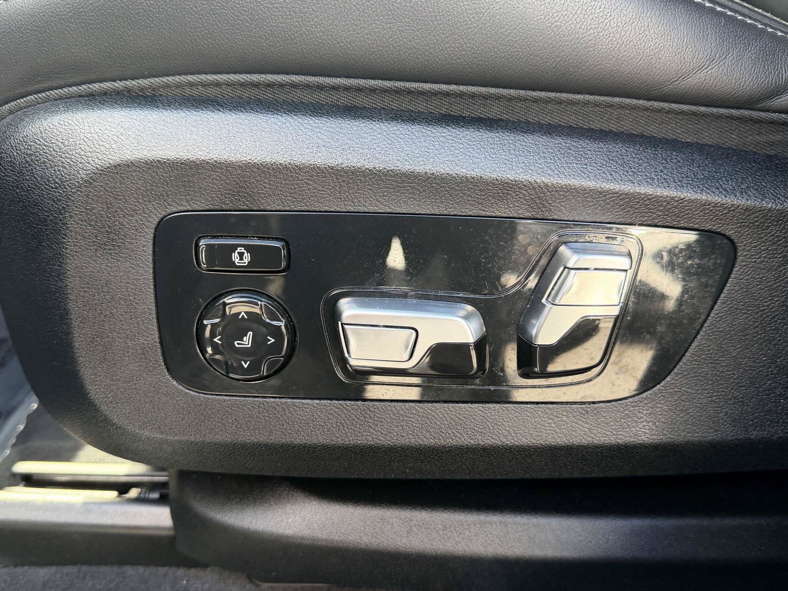 Used 2025 BMW XM AWD/4WD image 43
