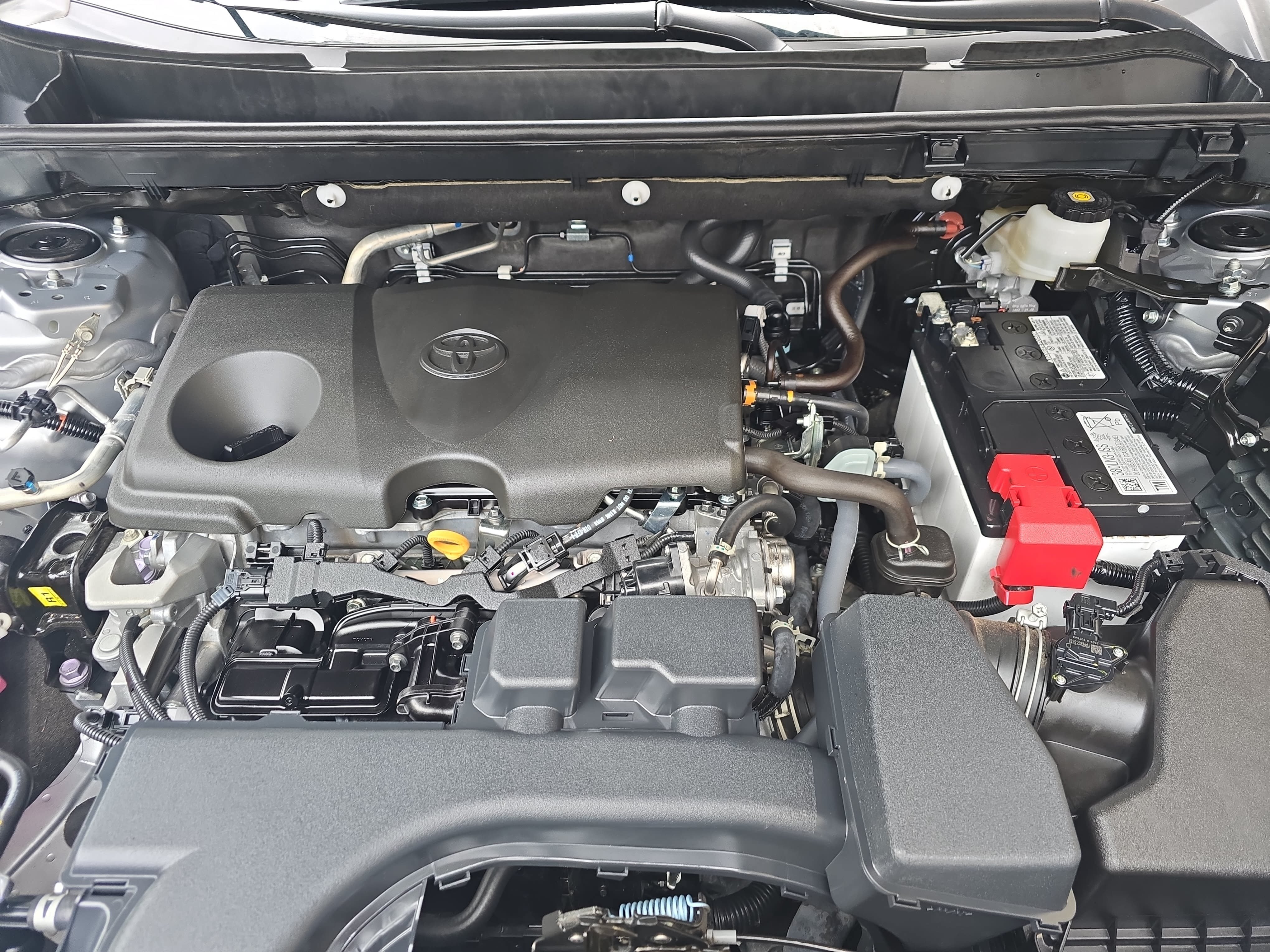 Used 2025 Toyota RAV4 XLE w/ Convenience Package FWD image 31