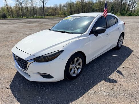 Used 2017 MAZDA MAZDA3 Sport FWD image 3