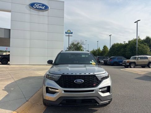 Used 2024 Ford Explorer ST w/ Equipment Group 401A AWD/4WD image 8