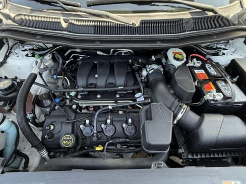 Used 2018 Ford Explorer XLT w/ Equipment Group 202A image 23