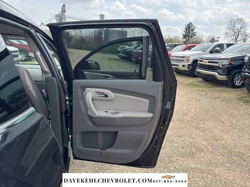 Used 2011 Chevrolet Traverse LT image 25
