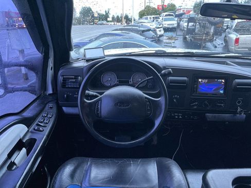 Used 2005 Ford F250 Lariat image 10