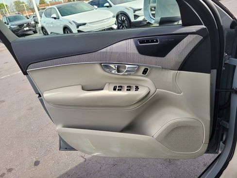 Certified 2025 Volvo XC90 T8 Ultra image 15