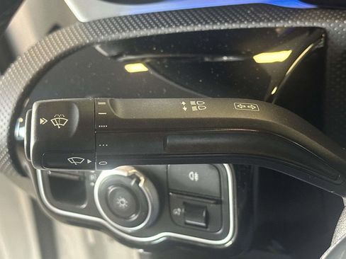 Used 2025 Mercedes-Benz CLA 250 4MATIC image 27