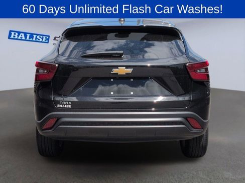 Used 2024 Chevrolet Trax LS w/ LS Convenience Package FWD image 4