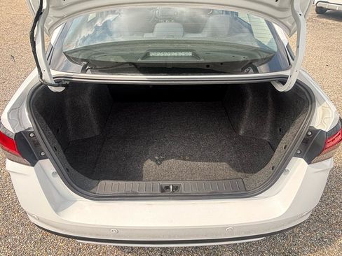Used 2024 Nissan Versa S FWD image 19