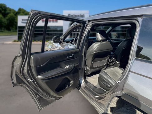 Used 2023 Jeep Grand Cherokee L Laredo AWD/4WD image 27
