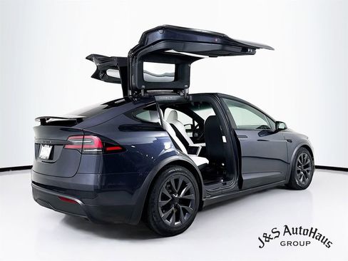 Used 2024 Tesla Model X image 7