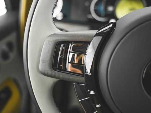 New 2025 Rolls-Royce Cullinan image 51