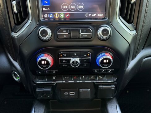 Used 2022 GMC Sierra 2500 AT4 image 23