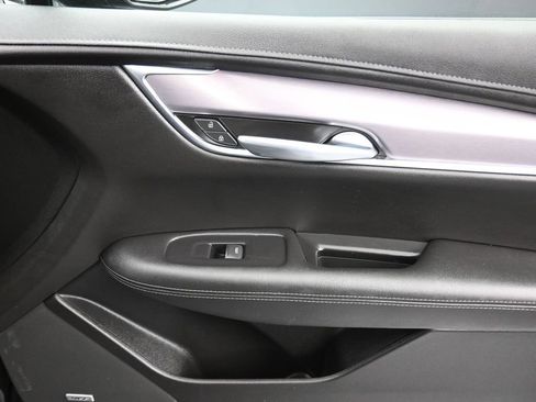 Used 2020 Cadillac XT5 Luxury image 39