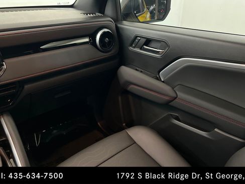 Used 2023 Chevrolet Colorado Z71 w/ Z71 Convenience Package 2 AWD/4WD image 10