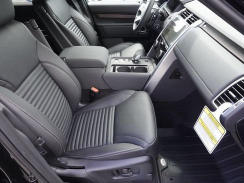 New 2026 Land Rover Discovery S AWD/4WD image 23