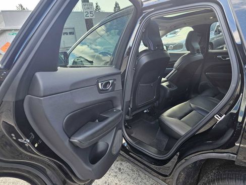 Used 2025 Volvo XC60 B5 Core w/ Protection Package Premier image 18
