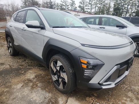 Used 2025 Hyundai Kona Limited image 2