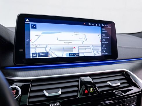 Used 2021 BMW M550i xDrive w/ Dynamic Handling Package image 26