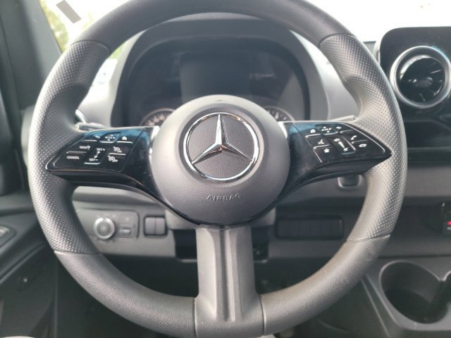 Used 2025 Mercedes-Benz Sprinter 2500 image 15
