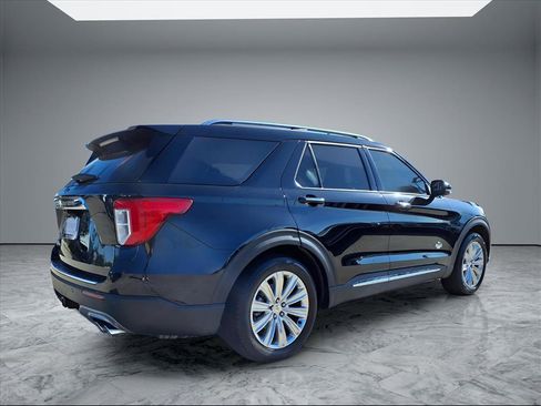 Used 2022 Ford Explorer King Ranch w/ Technology Package image 7