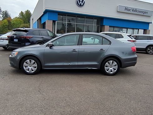 Used 2013 Volkswagen Jetta SE image 2