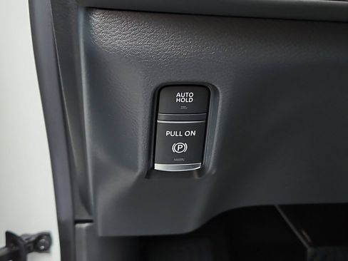 Certified 2025 Nissan Armada SV image 24