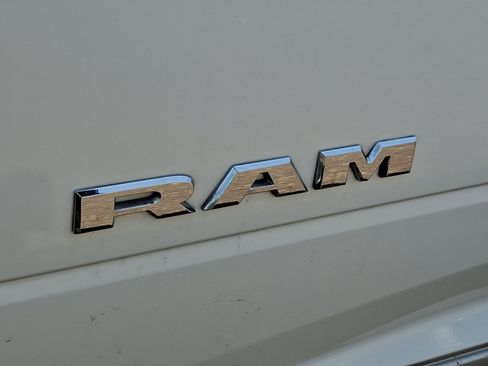Used 2021 RAM 2500 Big Horn image 29