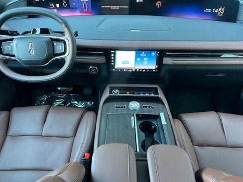 New 2026 Lincoln Navigator L Reserve AWD/4WD image 10
