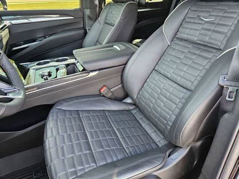 Used 2026 Cadillac Escalade V w/ LPO, ONYX Package AWD/4WD image 17