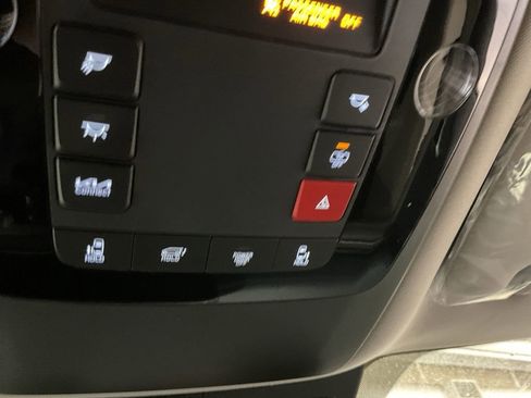 New 2026 Kia Carnival EX FWD image 17