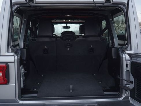 Used 2021 Jeep Wrangler Unlimited Sahara image 18