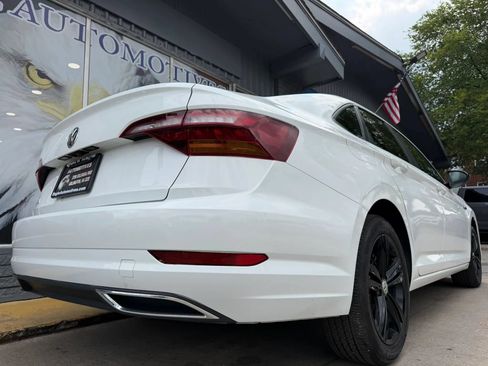 Used 2019 Volkswagen Jetta R-Line FWD image 3