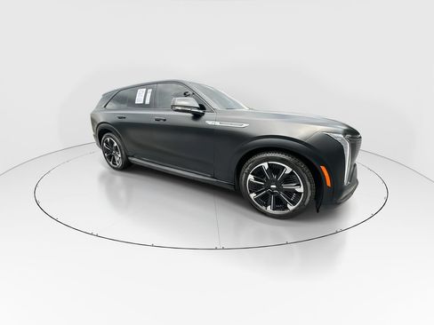 Used 2025 Cadillac Escalade IQ Sport 2 AWD/4WD image 2