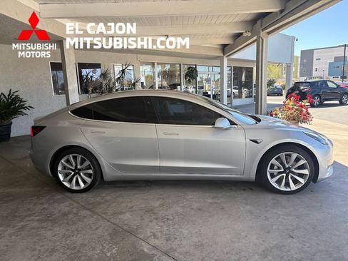 Used 2018 Tesla Model 3 Long Range RWD image 2