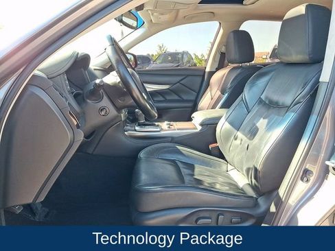Used 2017 INFINITI Q70 L 3.7 w/ Deluxe Touring Package AWD/4WD image 2
