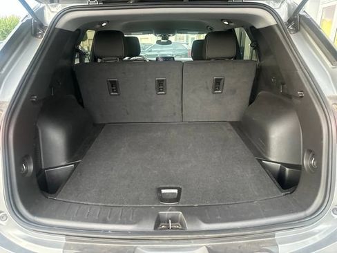 Used 2025 Chevrolet Blazer LT FWD image 11