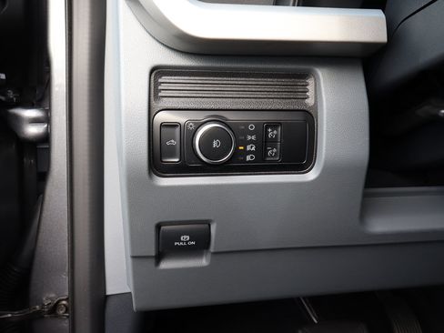 Used 2024 Ford F250 XLT AWD/4WD image 21