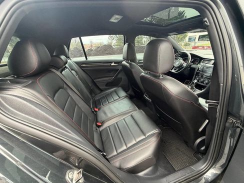 Used 2017 Volkswagen GTI SE image 12