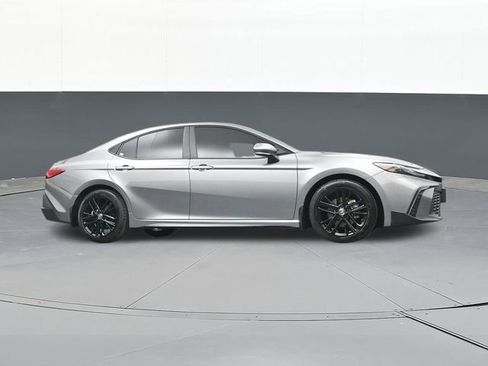 Used 2025 Toyota Camry SE w/ Convenience Package image 51