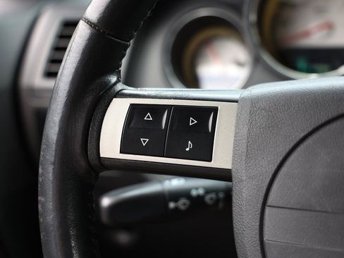 Used 2010 Dodge Challenger SE RWD image 23