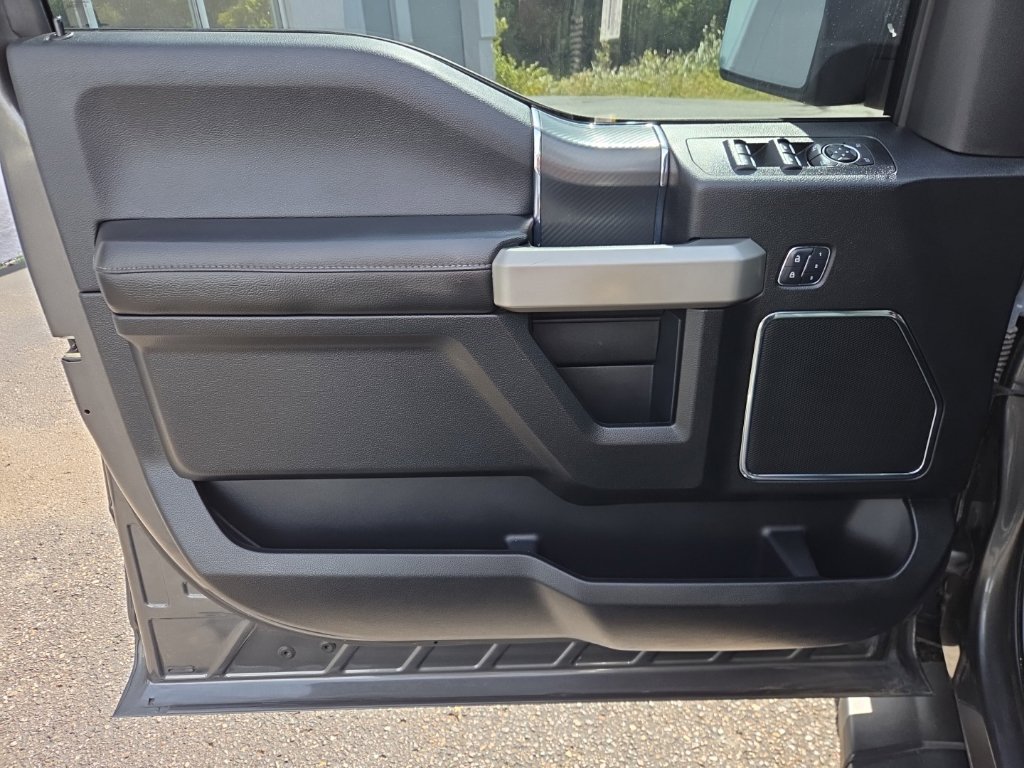 Used 2018 Ford F150 Lariat w/ Equipment Group 502A Luxury AWD/4WD image 11