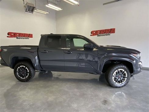 Used 2024 Toyota Tacoma TRD Sport image 2