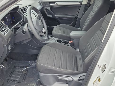 Used 2023 Volkswagen Tiguan S image 9