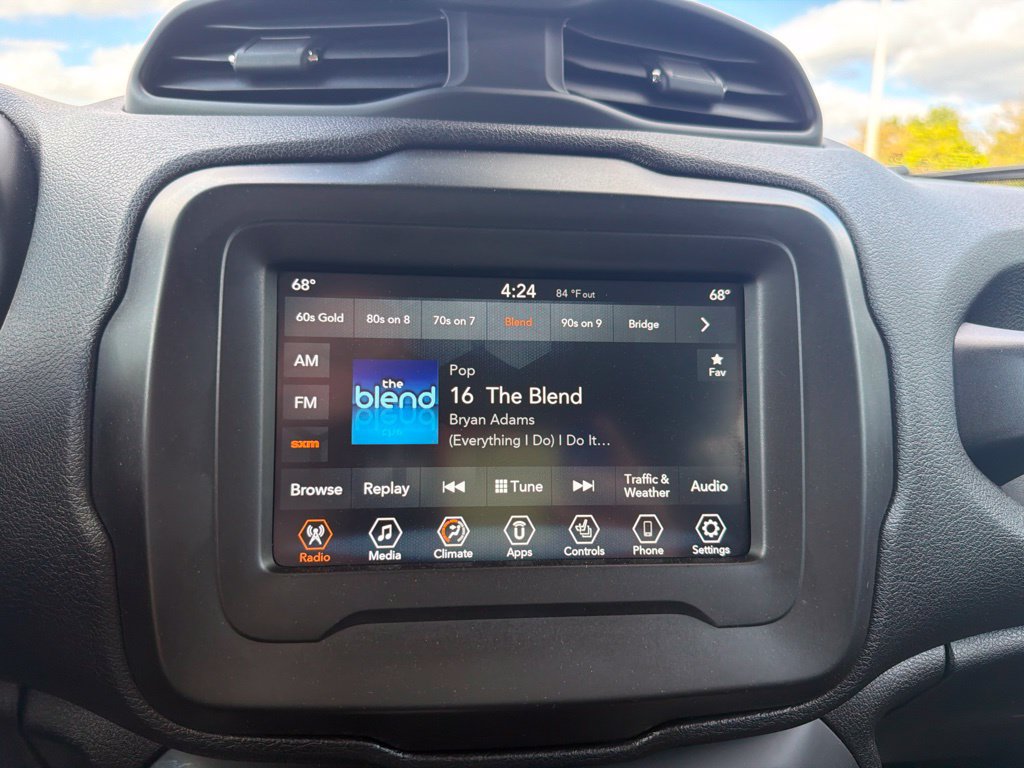 Used 2020 Jeep Renegade Latitude w/ Cold Weather Group AWD/4WD image 24
