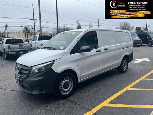Used 2021 Mercedes-Benz Metris image 3