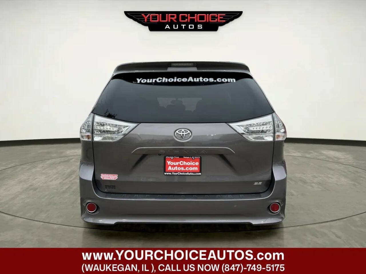 Used 2015 Toyota Sienna SE FWD image 4