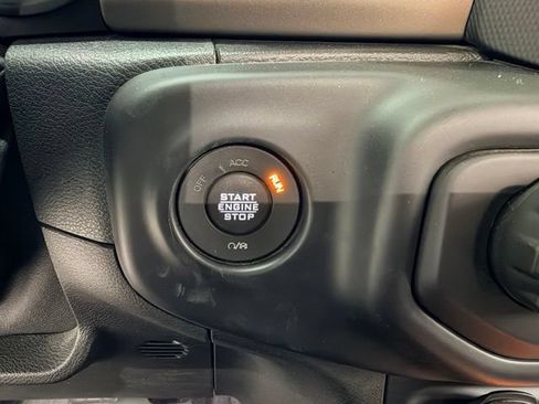 Used 2021 Jeep Wrangler Sport AWD/4WD image 14