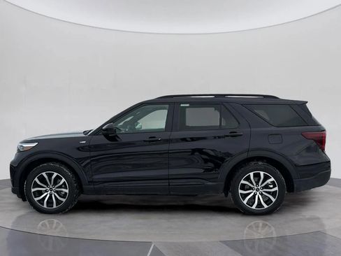 Used 2023 Ford Explorer ST-Line w/ Class IV Trailer Tow Package image 2
