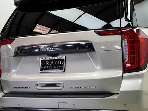 Used 2023 GMC Yukon Denali Ultimate AWD/4WD image 13