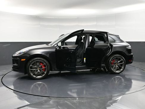 New 2026 Porsche Macan GTS image 36